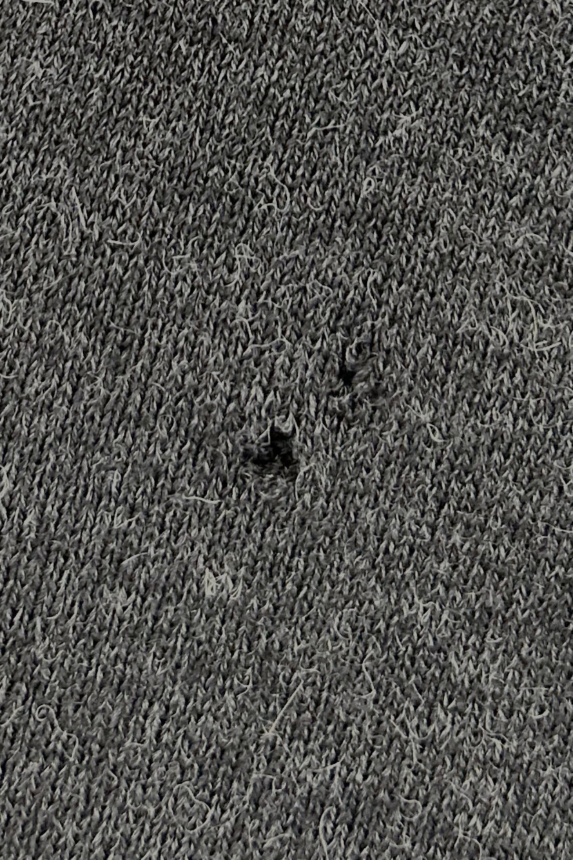 Single hole (max 1cm diameter) or seam tear (less than 5cm)
