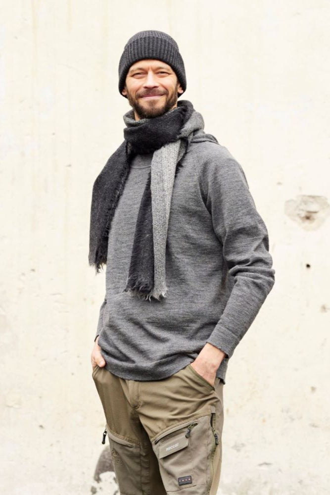 Harmaa alpakkahuppari 100% Royal alpakkaa