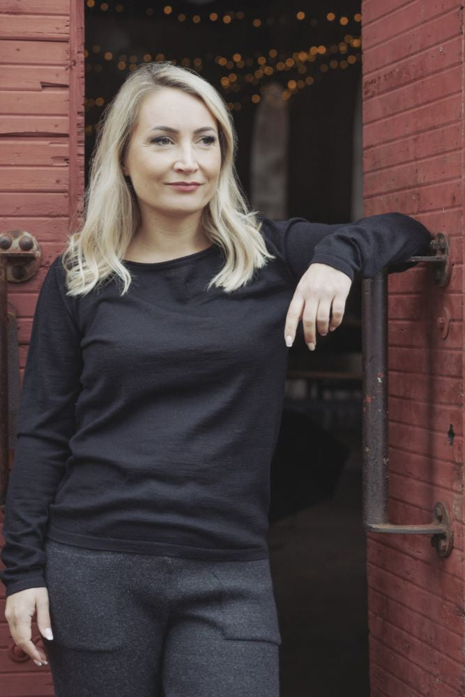 Alpaca sweater with boat neckline