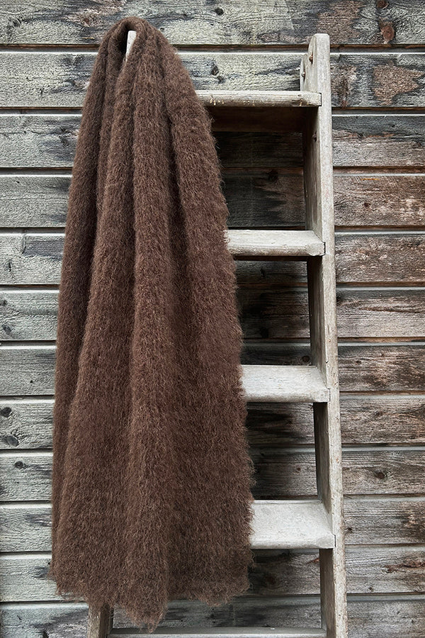 keskiruskea karstattu huivi baby alpakasta